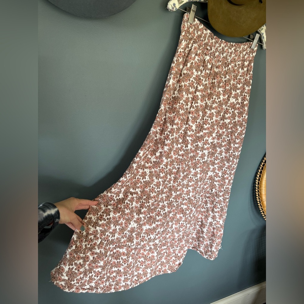 Cupcakes and Cashmere Pink Floral maxi skirt Ruffle Size Small - Picture 3 of 6